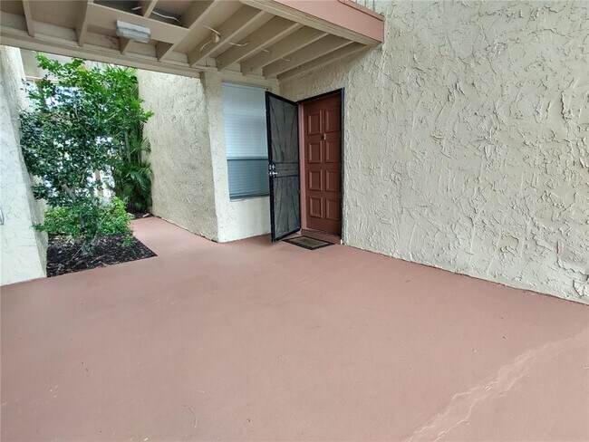 Building Photo - 538 Orange Dr