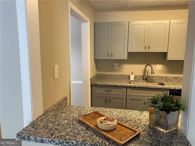 Building Photo - 1607 Augusta Dr