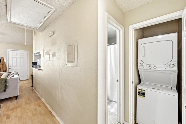 Building Photo - 2706 Salado St
