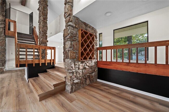 Building Photo - 4 bedroom Single Family home in Fianna Hils