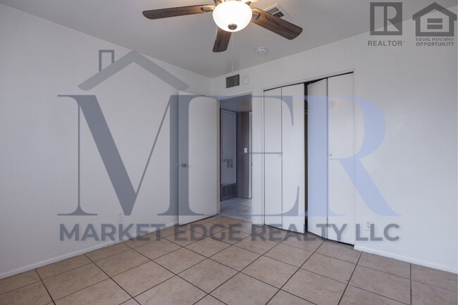 Building Photo - 5Bed/2Bath Home at 35th Ave/Cactus! Ready for Immediate Move-In! -- NO HOA!