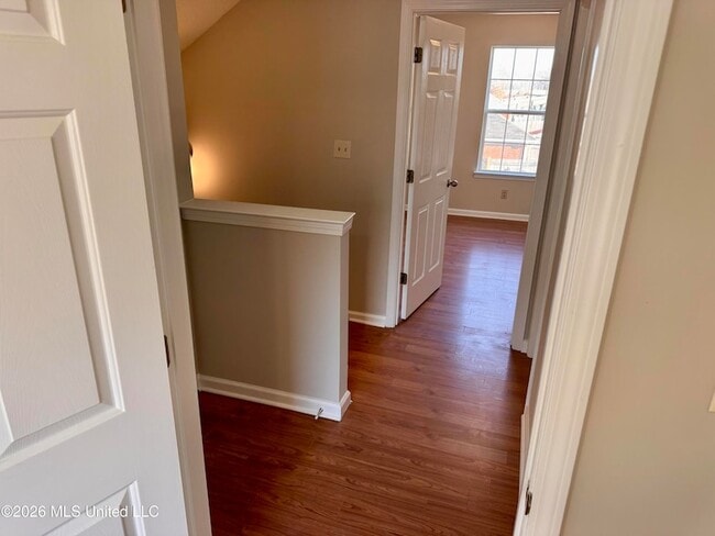 Building Photo - 8170 Clubview Dr