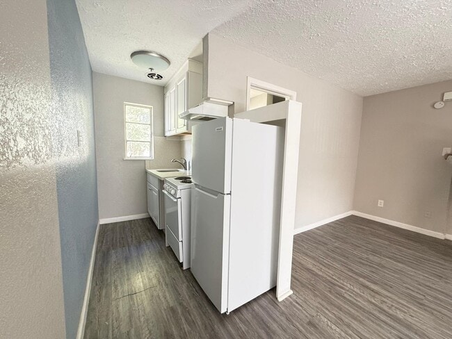 Building Photo - 2501 Yoakum Blvd