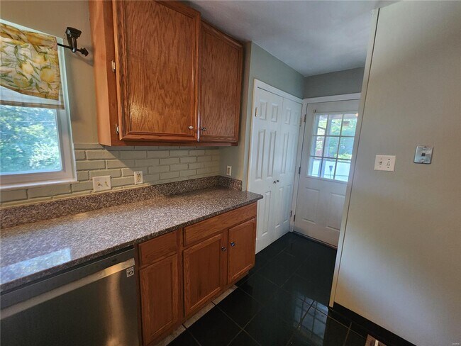 Building Photo - 2332 Viminal Ct