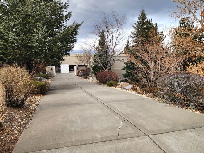 Building Photo - Large Beautiful Home on the Westside of Reno