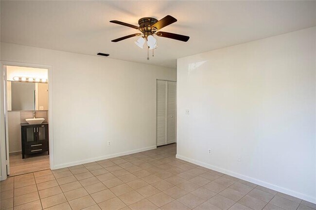 Building Photo - 7942 NW 37th Dr