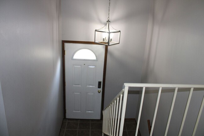 Building Photo - 8501 Morning Glory Ln