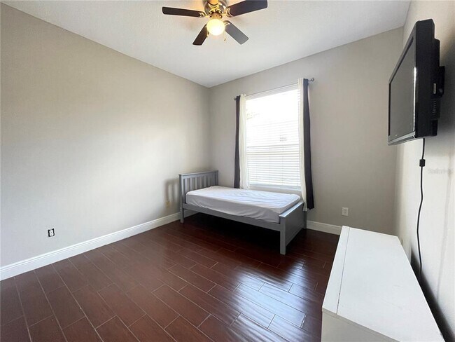 Building Photo - 907 Wildflower Rd