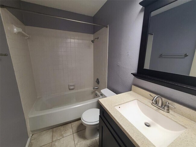 Building Photo - 2812 Goldbridge Dr