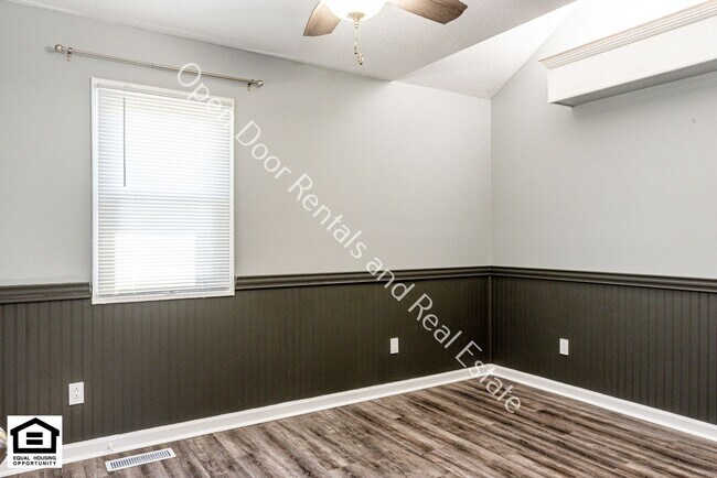 Building Photo - 8218 Fountainhead Dr