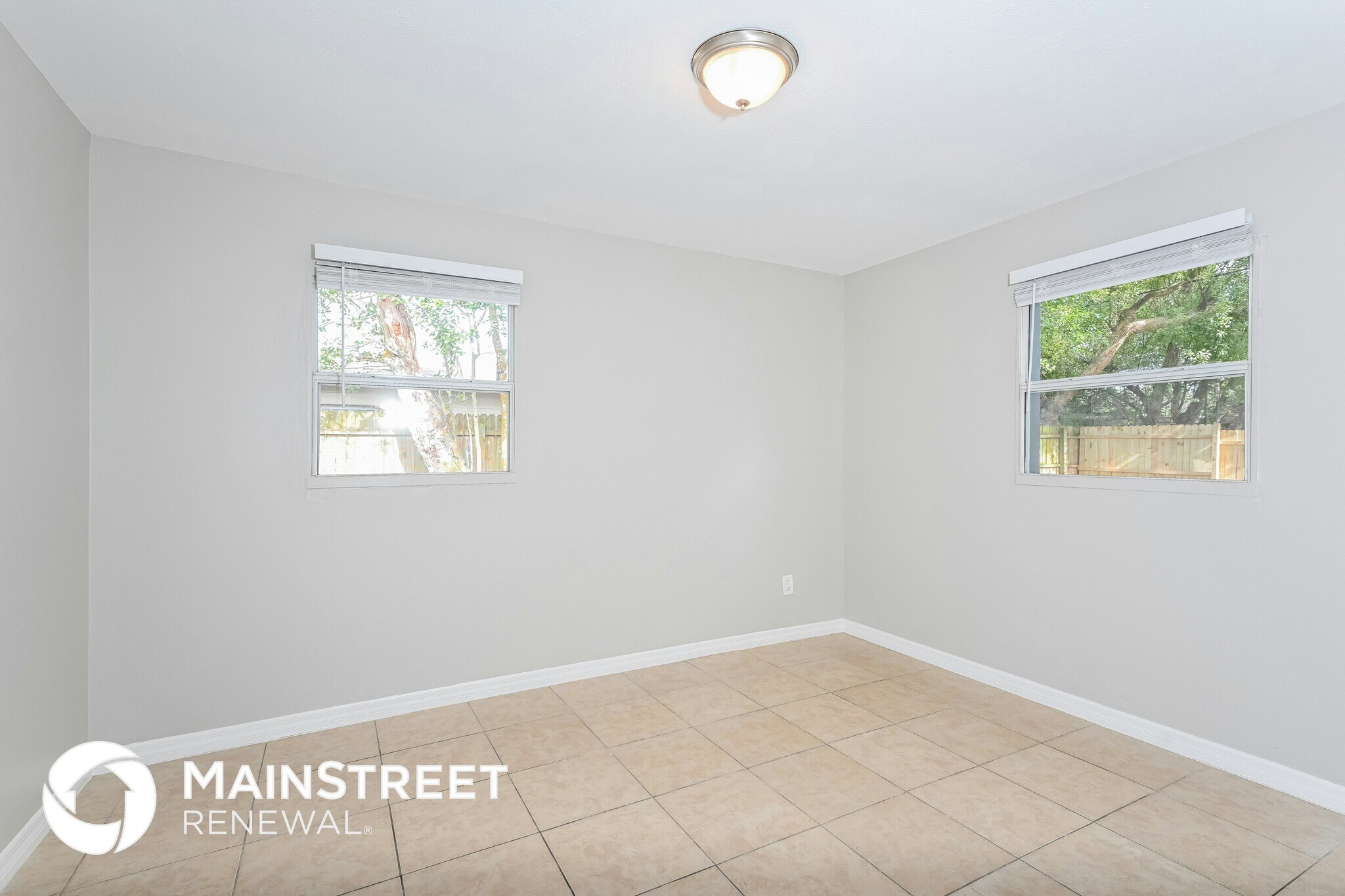 Building Photo - 671 Caliente Way