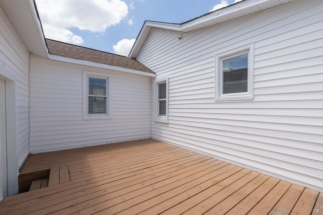 Building Photo - BEAUTIFUL 3 Bedroom Home in Little Creek!