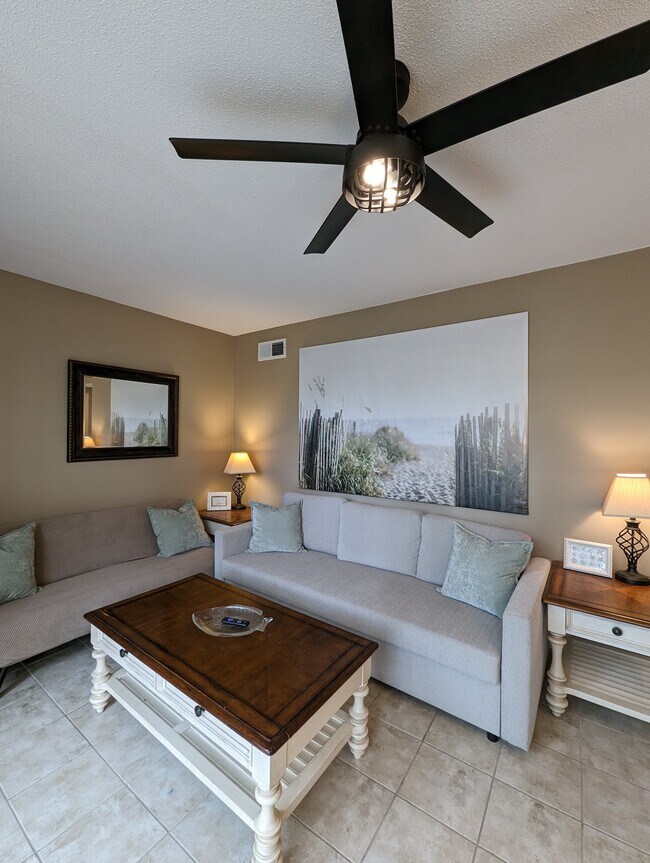 Primary Photo - 42 S Forest Beach Dr