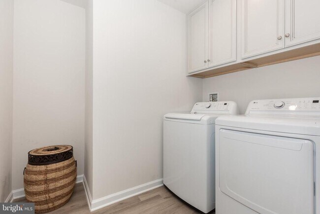 Building Photo - 112 Sherman Wy