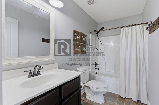 Building Photo - 312 Meadows Rd