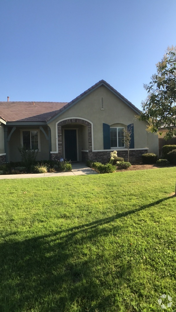 Building Photo - Gorgeous NW Home 4 Bed/3 Bath $2,850 Depos...