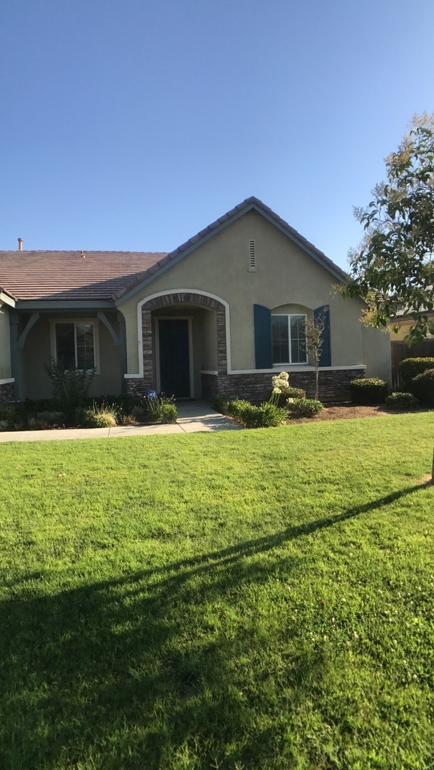 Primary Photo - Gorgeous NW Home 4 Bed/3 Bath $2,800 Depos...