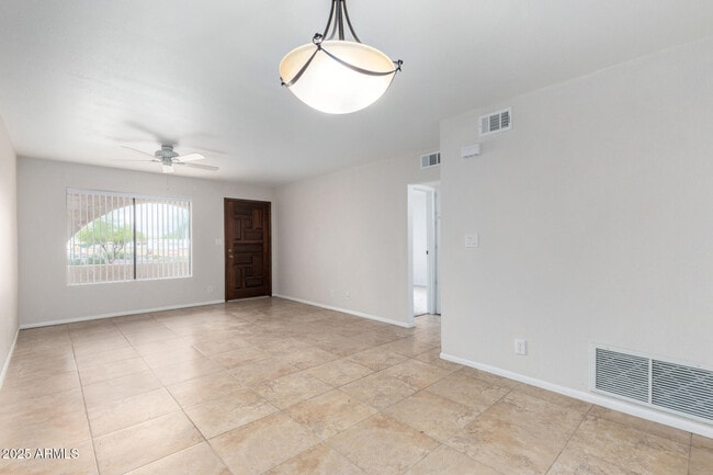 Building Photo - 1265 N La Montana Dr
