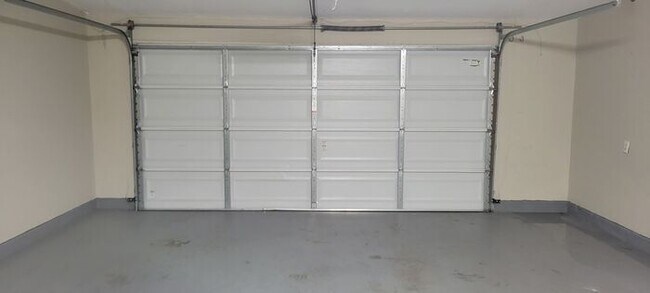 Building Photo - Beautifully Remodeled Single-Story Home on Corner Lot – Near Oceanside Beach!
