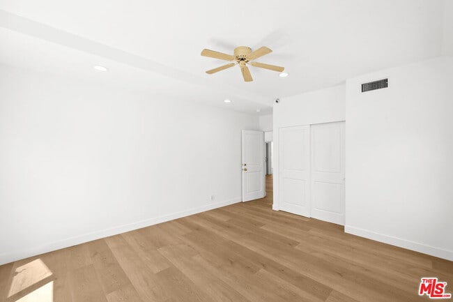 Building Photo - 244 S Almont Dr