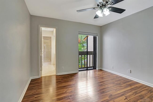 Building Photo - 6012 Glendale Dr