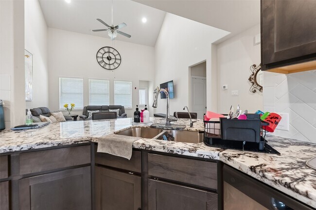 Building Photo - 6215 Prince Pl Dr