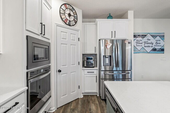 Building Photo - 12897 Logans Walk Ln