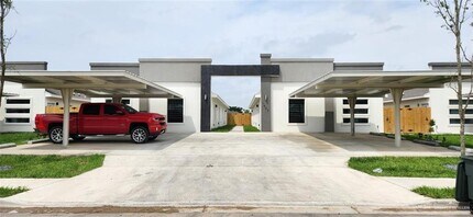 Building Photo - 16 Angelina Dr