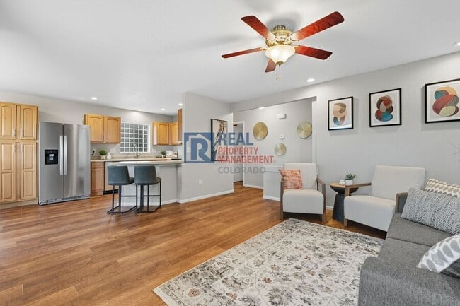 Building Photo - 2175 Coach House Loop