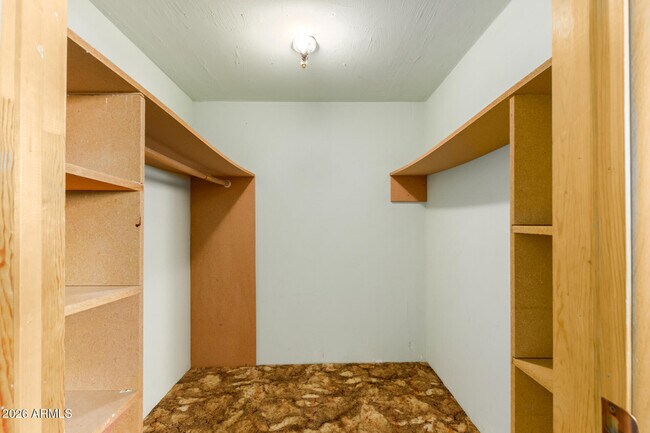 Building Photo - 1125 E 11th St