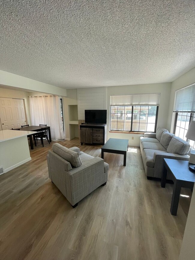 Building Photo - FULLY REMODELED 2 Bed 2 Bath  condominium ...