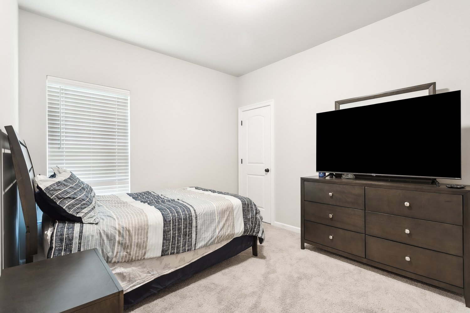 Building Photo - 60341 Sunset Oak Blvd