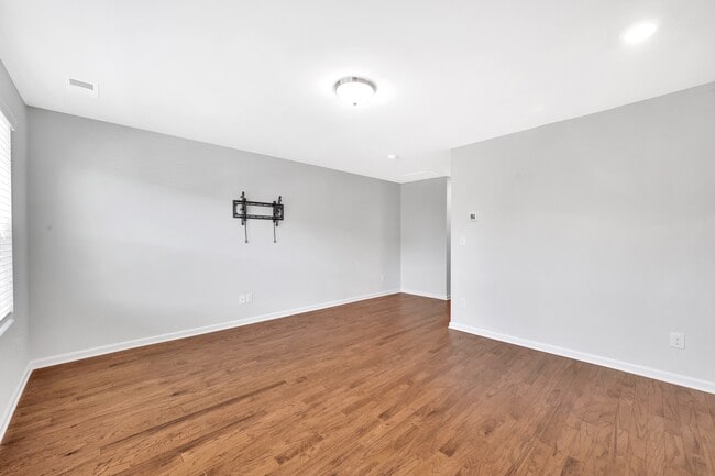 Building Photo - 526 Morrows Turnout Way