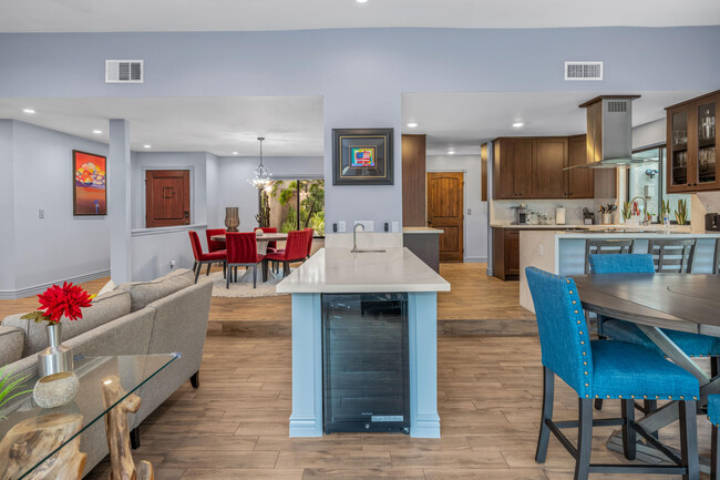 Building Photo - 1289 E Caleta Way