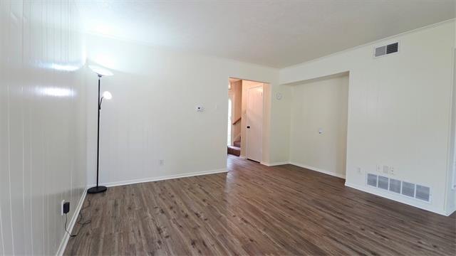 Building Photo - 738 Kingswood Ave
