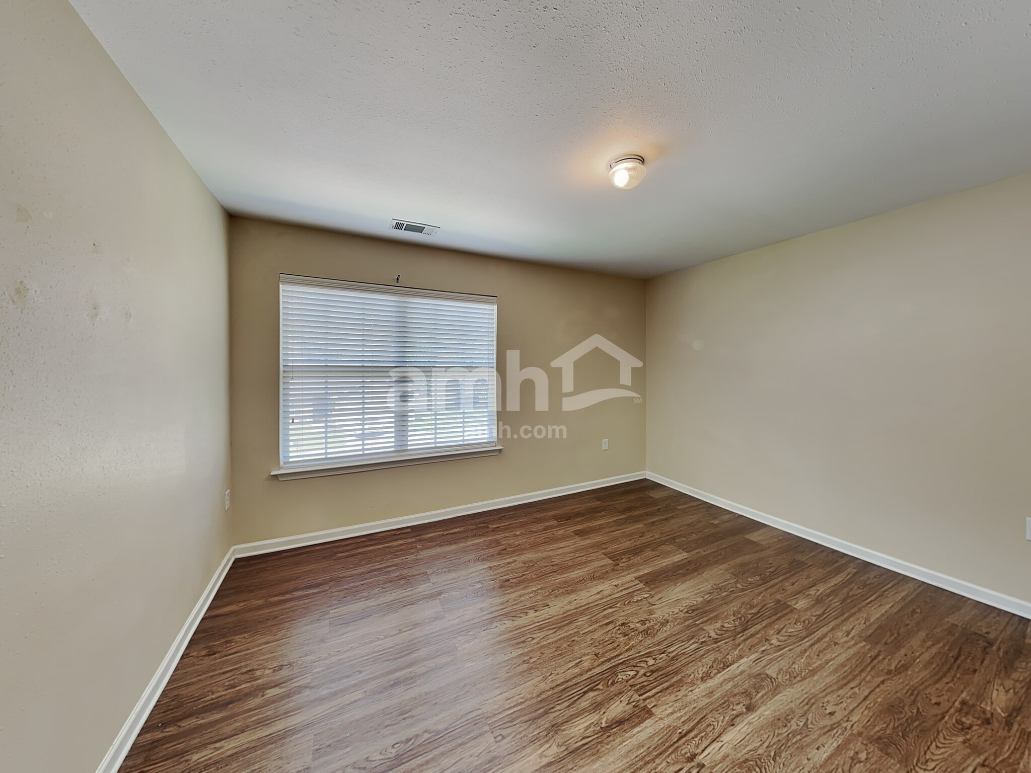 Building Photo - 1307 Jordans Pond Ln