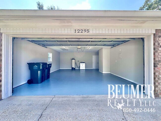 Building Photo - 12295 Havburg Dr