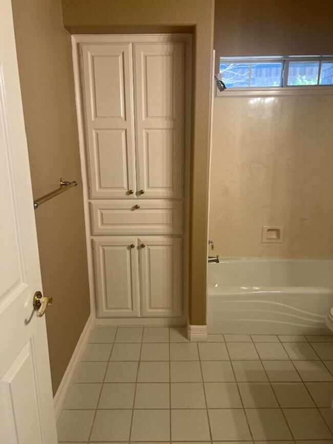 Building Photo - 3 Bedroom 3 Bathroom Berry Creek Home