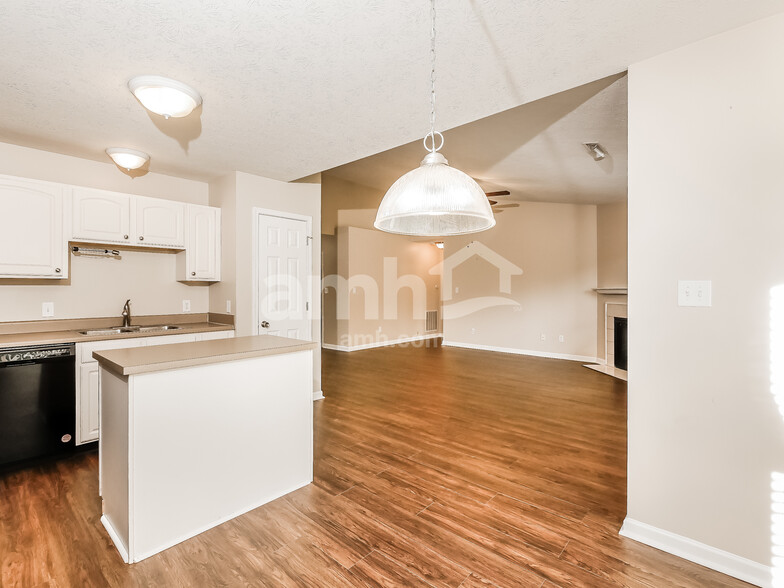 Building Photo - 2063 Meridian Springs Ln