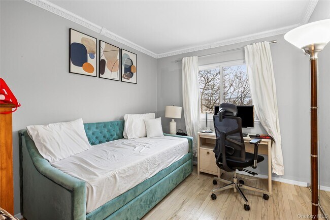 Building Photo - 18 South Dr