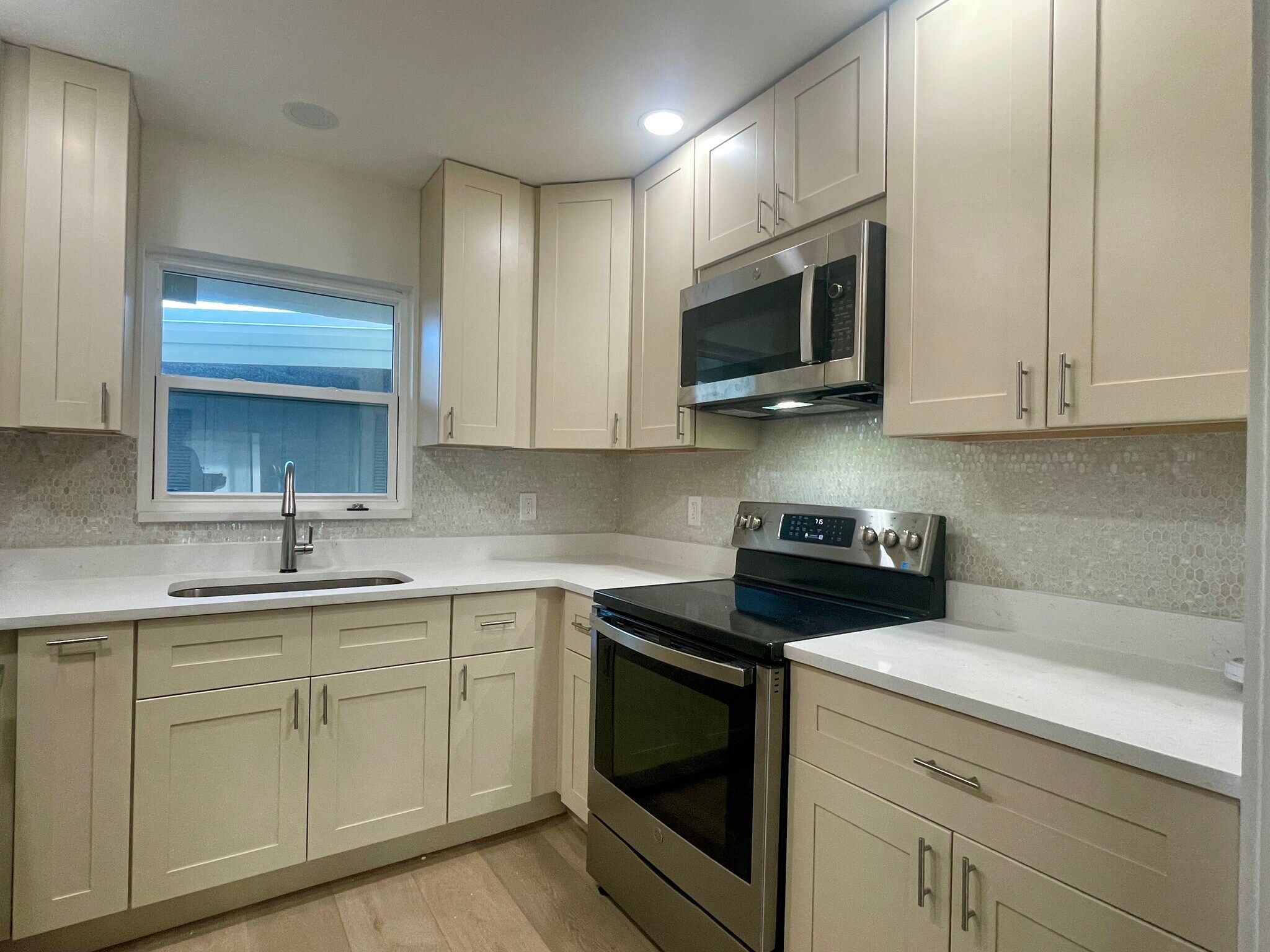 Building Photo - 6300 Flotilla Dr