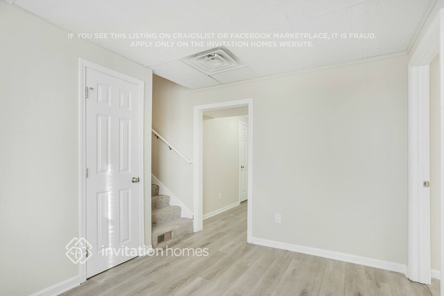 Building Photo - 4271 Willow Ridge Rd