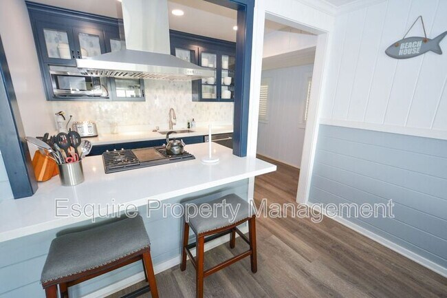 Building Photo - 4161 Ocean Dr