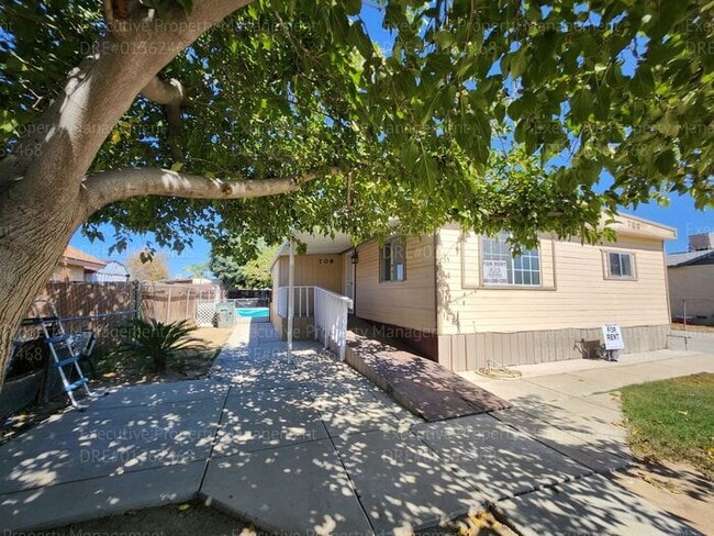 Primary Photo - 3 bedroom/ 2 bathroom home