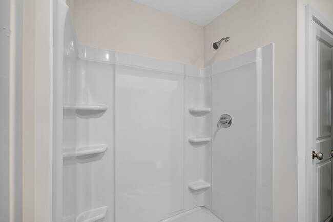 Building Photo - 882 Waterworks Rd