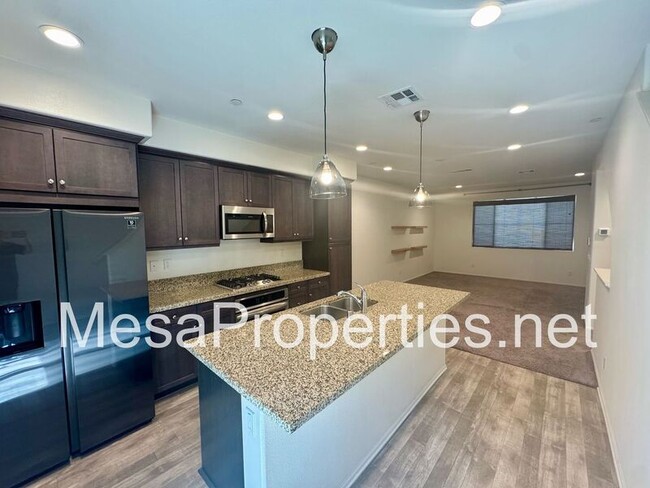 Building Photo - 7462 Solstice Pl