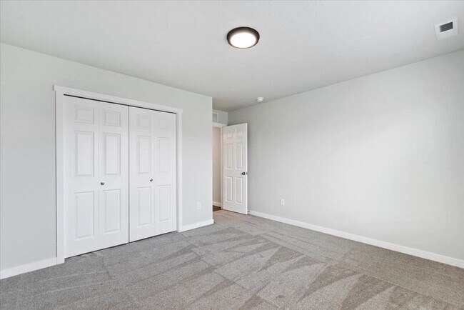 Building Photo - 2869 N Arroyo Vis Wy