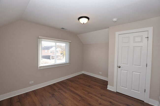 Building Photo - 412 Lincoln Ave