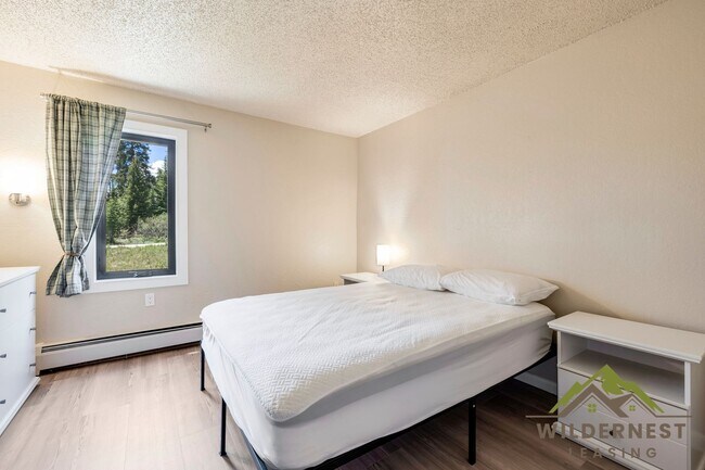 Building Photo - Fully Remodeled Gold Camp 2 Bed/1Bath