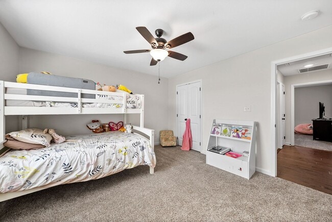 Building Photo - 222 Cooper River Wy